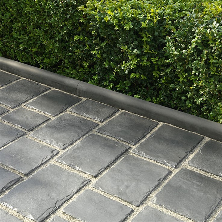 Stonemarket Ampliar Roundtop Edging 915 x 150 x 60mm Vienna